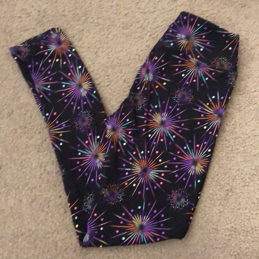 Firework looking LuLaRoe black leggings